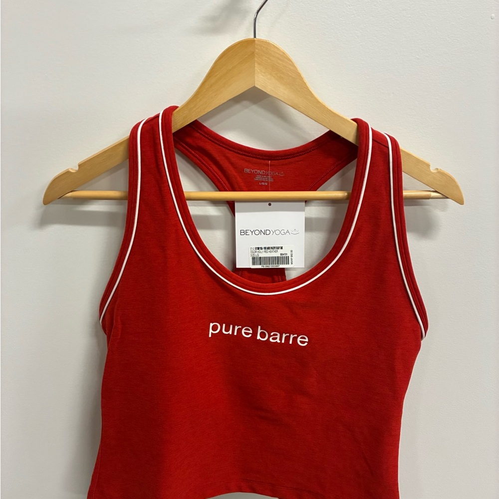 Beyond Yoga Holly Red Heather Athletic Tank with White Trim